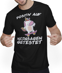 Produktbild von T-Shirt mit Mann Einhorn Positiv Neinsagen getestet Freche Mädchen Sprüche