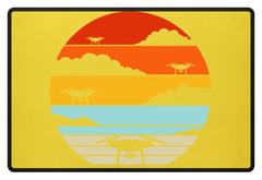 Zeigt drohnen quadrocopter drohnenpiloten geschenk quadrokopterpiloten sonne fussmatte in Farbe Yellow