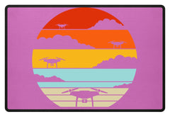 Zeigt drohnen quadrocopter drohnenpiloten geschenk quadrokopterpiloten sonne fussmatte in Farbe Purple