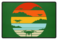 Zeigt drohnen quadrocopter drohnenpiloten geschenk quadrokopterpiloten sonne fussmatte in Farbe Kelly Green