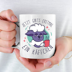 Jetzt gibts erstmal ein Käffchen Schaaf Lustige Kaffeetassee online kaufen Geschenkidee