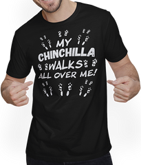 Produktbild von T-Shirt mit Mann My Chinchilla Walks All Over Me Lustiger Chinchilla-Spruch