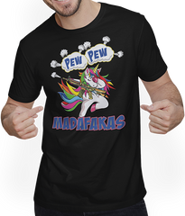 Produktbild von T-Shirt mit Mann Pew Pew Madafakas Einhorn mit Maschinenpistole