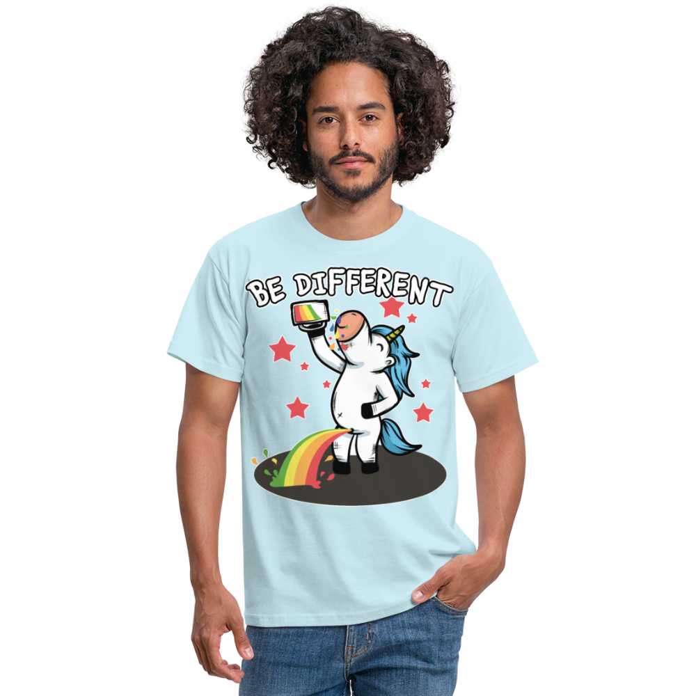 Be Different Pinkelndes Einhorn | Männer T-Shirt - Sky