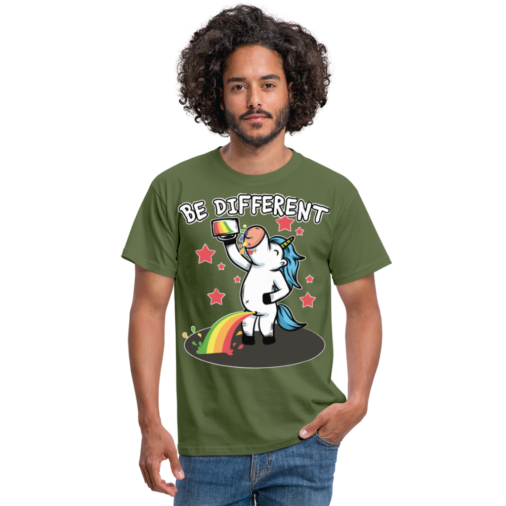 Be Different Pinkelndes Einhorn | Männer T-Shirt - Militärgrün